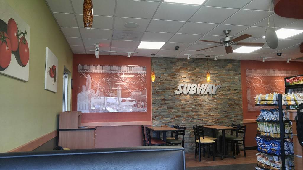 Subway | meal takeaway | 8276 Mission Rd, Prairie Village, KS 66208, USA | 9133415522 OR +1 913-341-5522