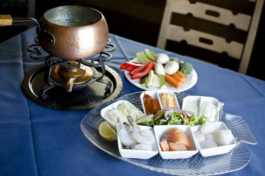 La Tyrolienne | restaurant | 2846 Rue Jules-Dallaire, Québec, QC G1V 2J8, Canada | 4186516905 OR +1 418-651-6905