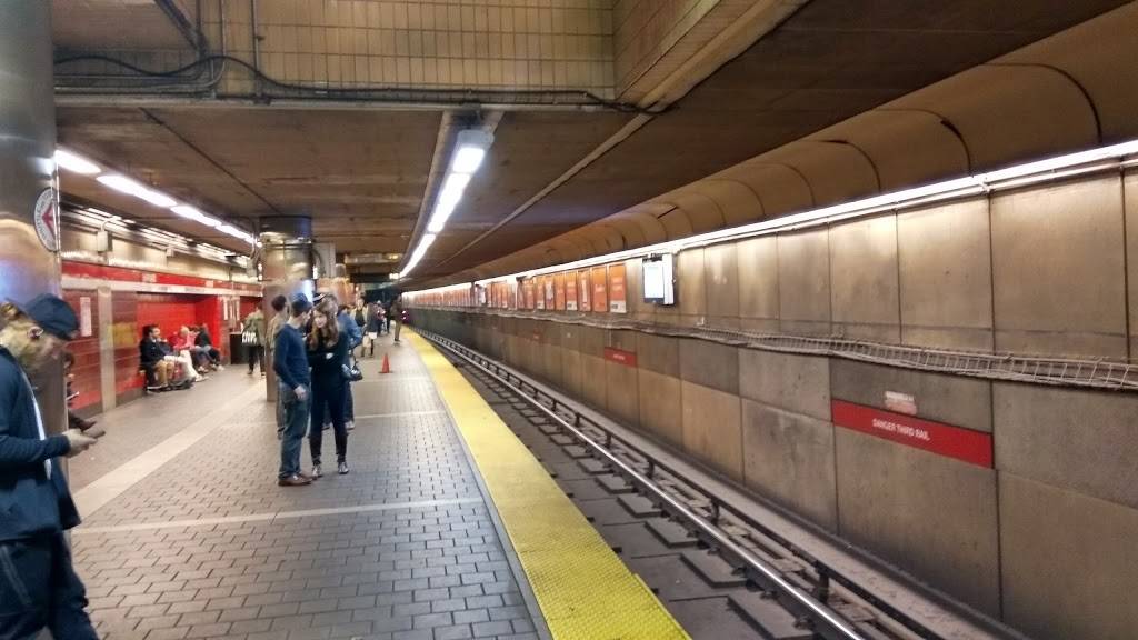 Subway | meal takeaway | 138 Cambridge St, Boston, MA 02114, USA | 6177224068 OR +1 617-722-4068