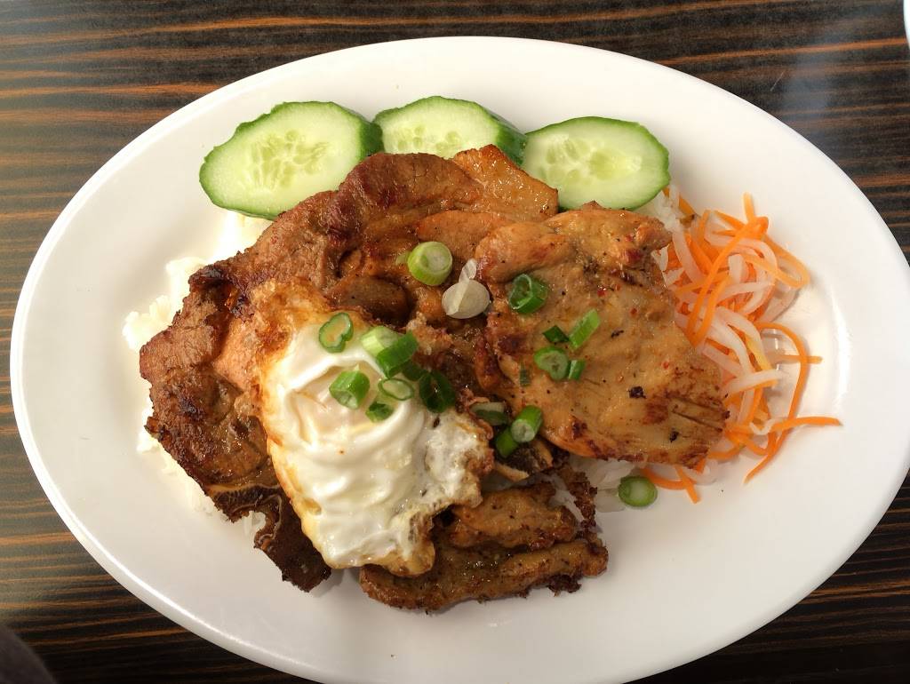 Pho Dui Bo | restaurant | 830 Upper James St #103, Hamilton, ON L9C 3A4, Canada | 9053886565 OR +1 905-388-6565