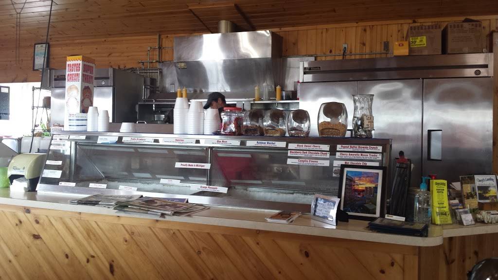 Cheryls Landing and Marina | restaurant | 1749 North Blvd, Cadillac, MI 49601, USA | 2317753699 OR +1 231-775-3699