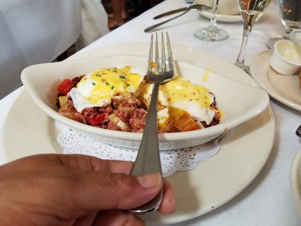 Hemmingways Bistro | restaurant | 211 N Oak Park Ave, Oak Park, IL 60302, USA | 7085240806 OR +1 708-524-0806