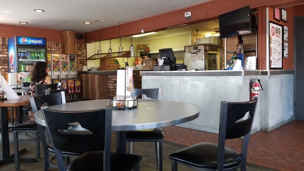 Pizza Hut | meal delivery | 210 W Sinton St, Sinton, TX 78387, USA | 3613644796 OR +1 361-364-4796