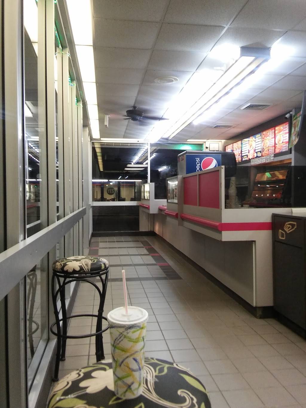 Crown Fried Chicken | restaurant | 11111 Jefferson Ave, Newport News, VA 23601, USA | 7575950055 OR +1 757-595-0055