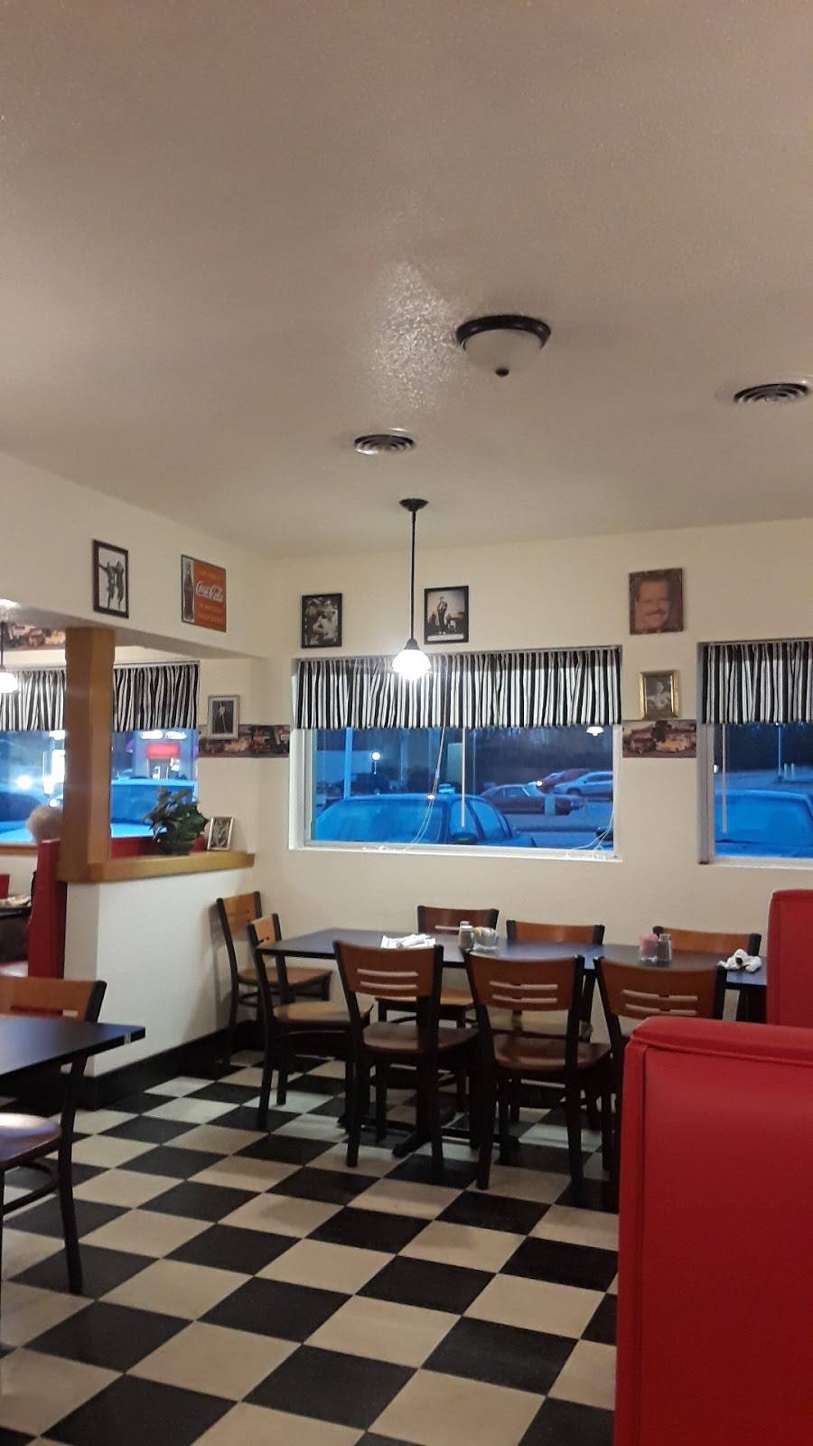 Donnas Dinner | restaurant | Eldon, MO 65026, USA | 5735578070 OR +1 573-557-8070