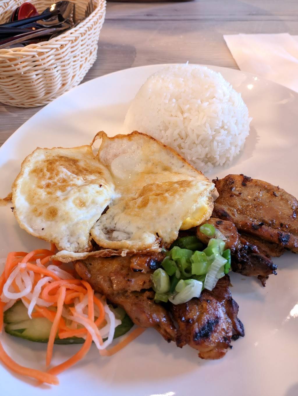 Southeast Mango Viet - Thai Cuisine | restaurant | 5019 Spectrum Way Unit A3, Mississauga, ON L4W 0E4, Canada | 9052821111 OR +1 905-282-1111