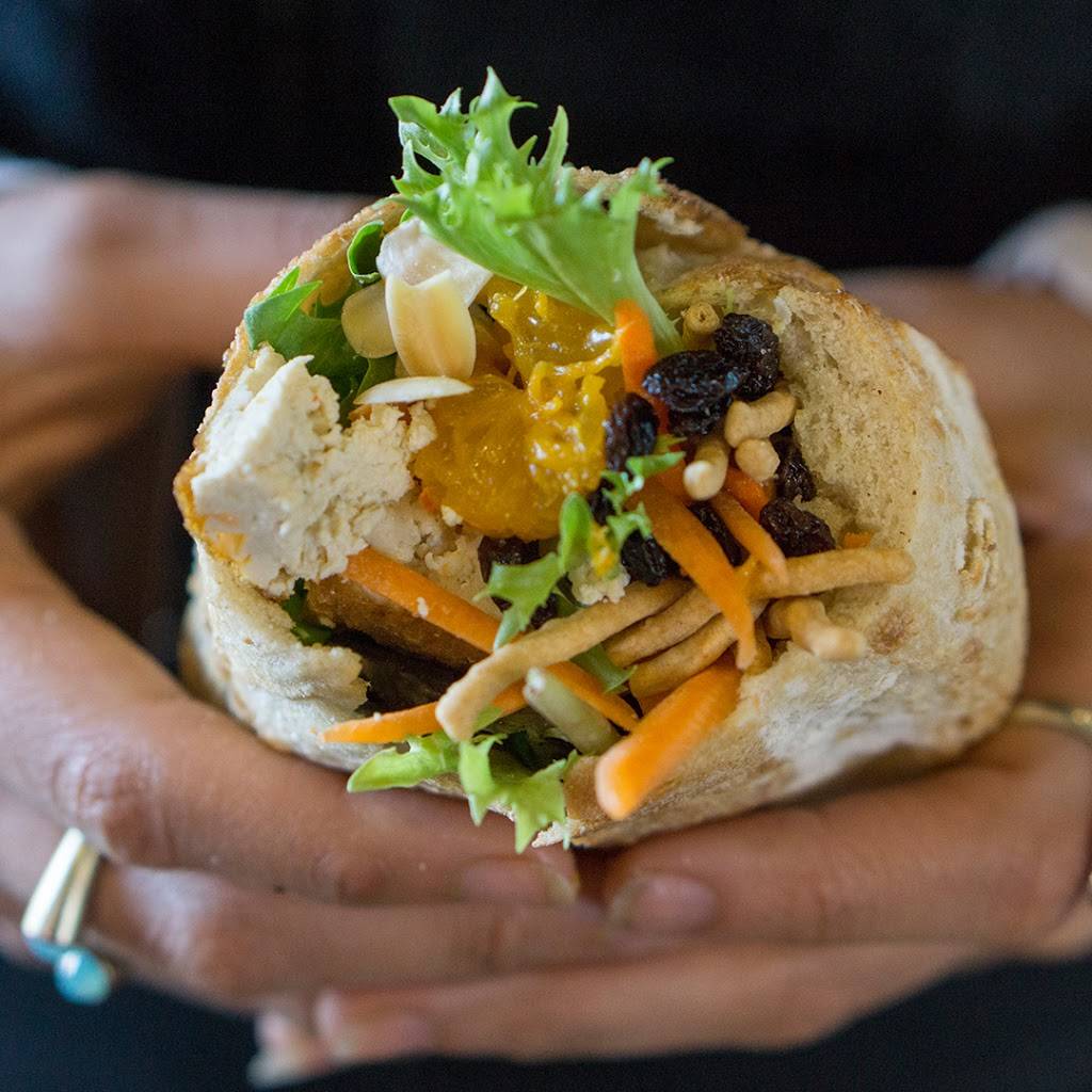 Bread Zeppelin Salads Elevated | restaurant | 1300 Main St, Dallas, TX 75202, USA | 2147490819 OR +1 214-749-0819