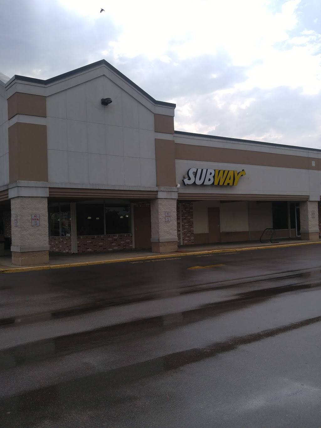 Subway | restaurant | 2813 N Sherman Ave, Madison, WI 53704, USA | 6082417827 OR +1 608-241-7827