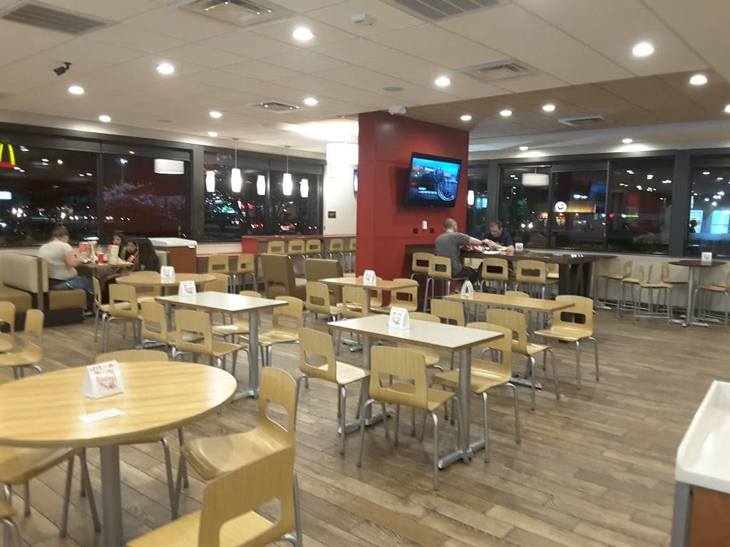 Wendys | restaurant | 6102 University Dr NW, Huntsville, AL 35806, USA | 2568379487 OR +1 256-837-9487