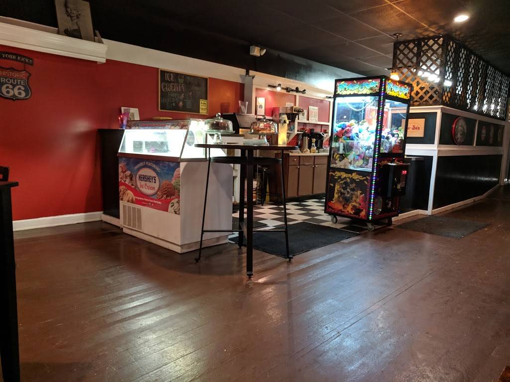 Joe-Joes Super Heroes & Steaks | restaurant | 121 W Main St, Louisa, VA 23093, USA | 5409675656 OR +1 540-967-5656