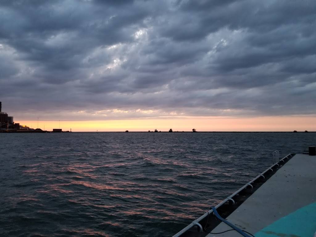 Off The Hook | restaurant | 16 Central Ave, Dunkirk, NY 14048, USA | 7163636010 OR +1 716-363-6010