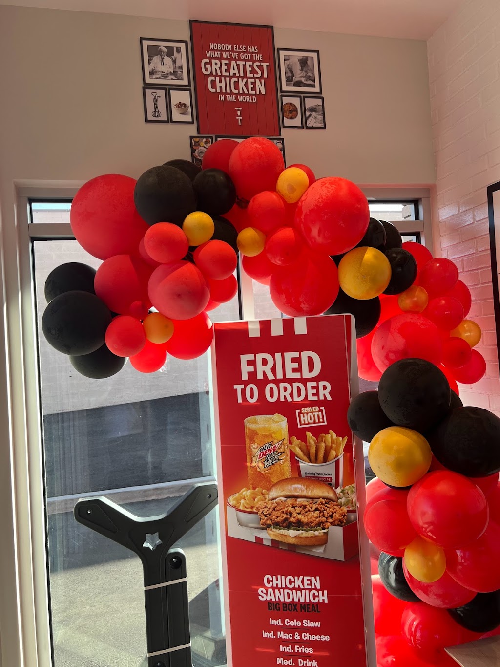 KFC | restaurant | 110 Coolwater Ln, Barstow, CA 92311, USA | 4423195374 OR +1 442-319-5374