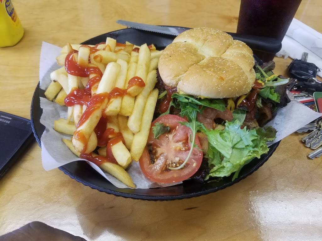 Mighty Wing Shop | restaurant | 20131 Greenfield Rd, Detroit, MI 48235, USA | 3132702976 OR +1 313-270-2976