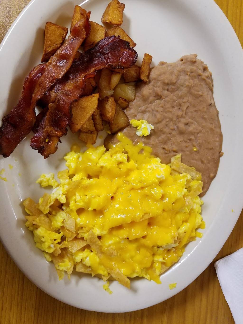 Reynas Mexican Restaurant | restaurant | 707 E Kingsbury St, Seguin, TX 78155, USA | 8304334944 OR +1 830-433-4944