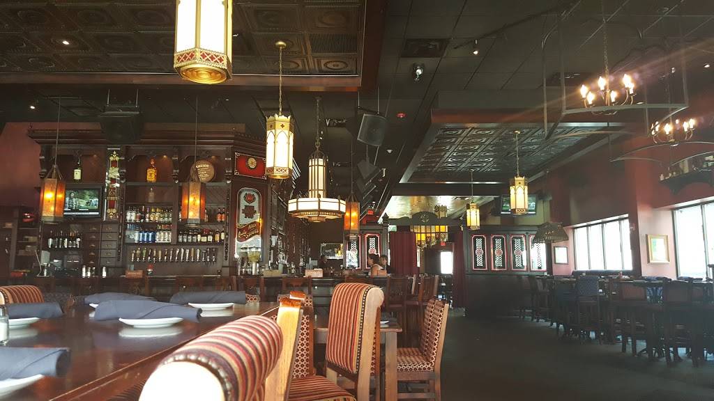 Five Roses Pub | restaurant | 5509 Park Pl, Rosemont, IL 60018, USA | 8472330077 OR +1 847-233-0077