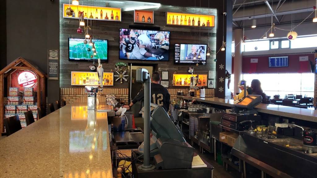 Miller Brewhouse | restaurant | 5300 S Howell Ave, Milwaukee, WI 53207, USA | 4147475300 OR +1 414-747-5300