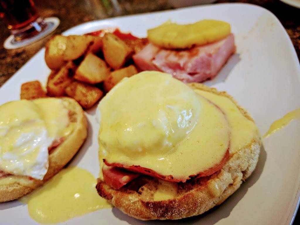 Delucia Bar | restaurant | 14123 Garfield Ave Gastropub, Paramount, CA 90723, USA | 5627887689 OR +1 562-788-7689