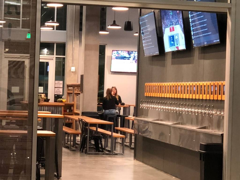 First Draft Taproom & Kitchen | restaurant | 1230 S Olive St, Los Angeles, CA 90015, USA | 2135365267 OR +1 213-536-5267