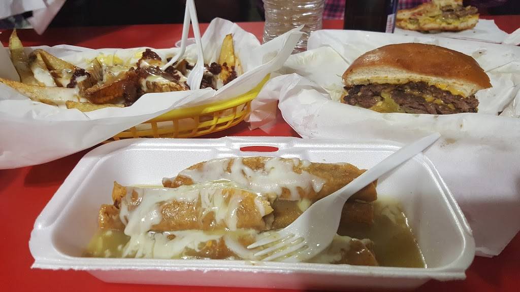 Chuco Burgers and Dogs | restaurant | 1201 Lafayette Dr, El Paso, TX 79907, USA | 9155988707 OR +1 915-598-8707