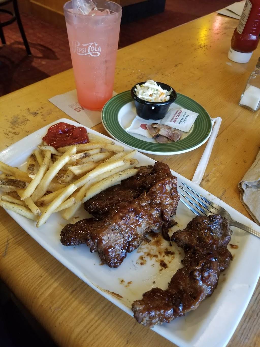 Applebees Grill + Bar | restaurant | 181 Norfleet Dr, Senatobia, MS 38668, USA | 6626124304 OR +1 662-612-4304