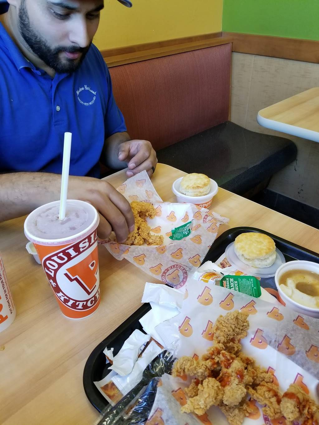 Popeyes Louisiana Kitchen | restaurant | 198 E Redlands Blvd, San Bernardino, CA 92408, USA | 9098241247 OR +1 909-824-1247