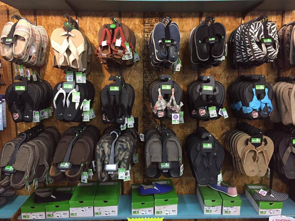 Chandler Country Store | restaurant | 106 W Main St, Chandler, TX 75758, USA | 9038496881 OR +1 903-849-6881