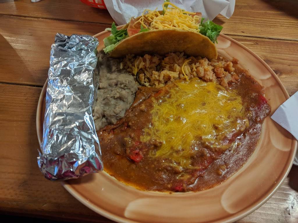 Naomis Diner | restaurant | 15033 Main St, Lytle, TX 78052, USA | 8307723462 OR +1 830-772-3462