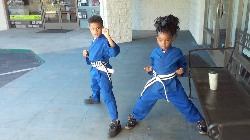 Burritos Santana | restaurant | 6545 University Ave, San Diego, CA 92115, USA | 6195832434 OR +1 619-583-2434