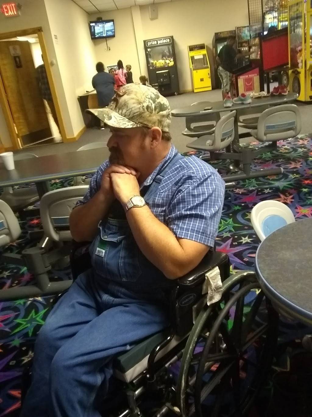 Triple J Lanes | meal takeaway | 6900 US-190, Livingston, TX 77351, USA | 9369672695 OR +1 936-967-2695