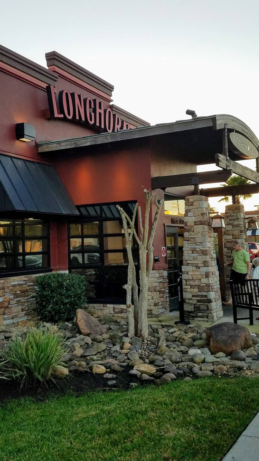 LongHorn Steakhouse | meal takeaway | 1605 County Rd 220, Orange Park, FL 32003, USA | 9042786320 OR +1 904-278-6320