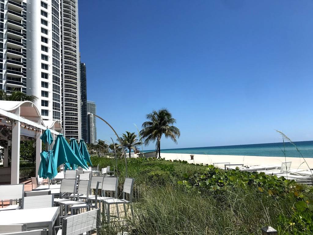 Gilis Beach Club | restaurant | 18001 Collins Ave, Sunny Isles Beach, FL 33160, USA | 3056925777 OR +1 305-692-5777