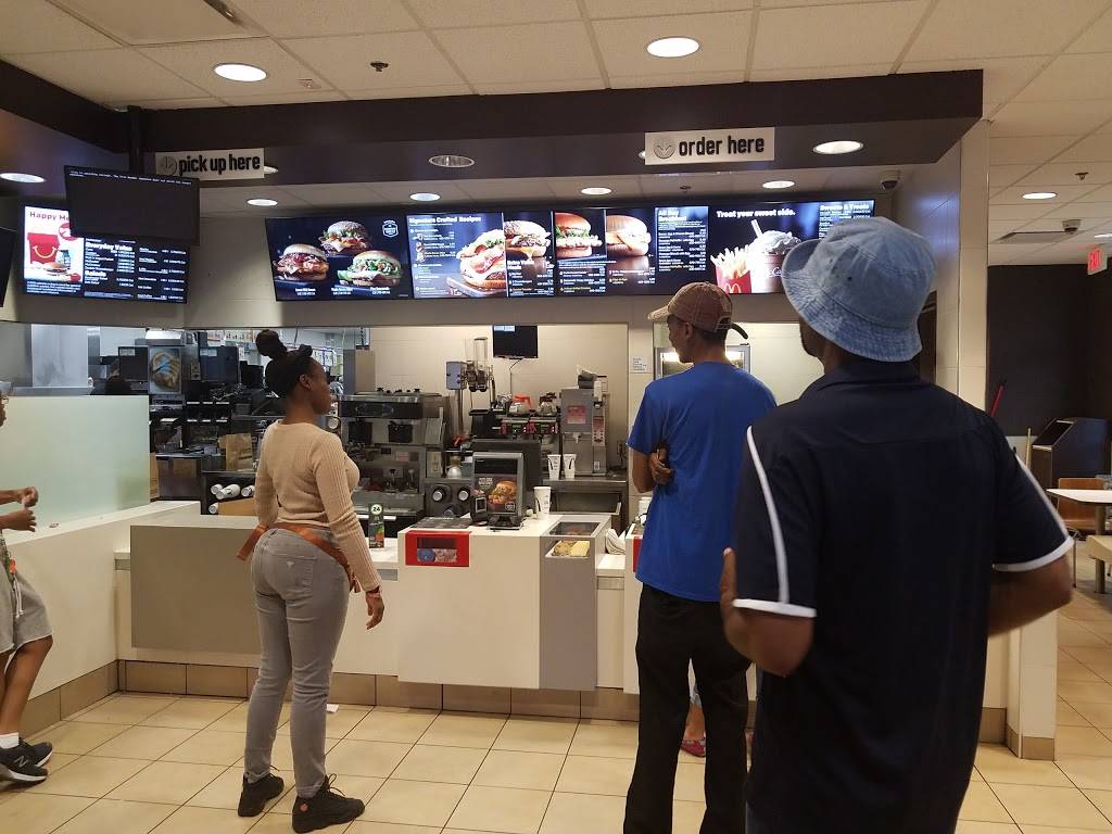 McDonalds | cafe | 4777 Marlboro Pike, Capitol Heights, MD 20743, USA | 3016696401 OR +1 301-669-6401