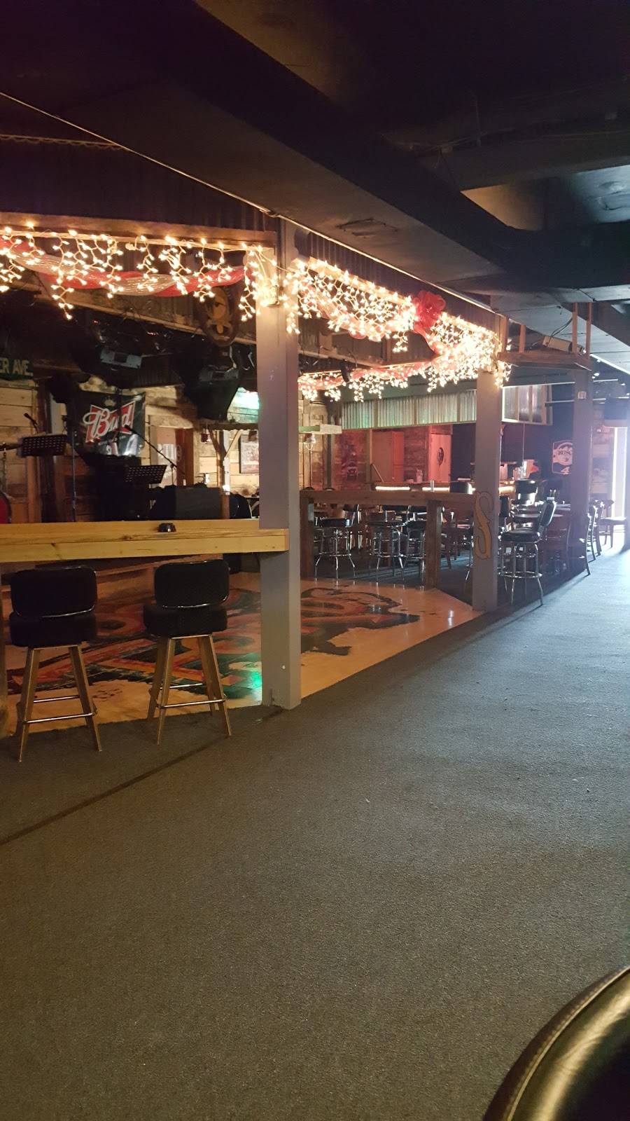 Dee Fords West | restaurant | 1960 McCaig Rd, Lincoln, AL 35096, USA | 2057630202 OR +1 205-763-0202