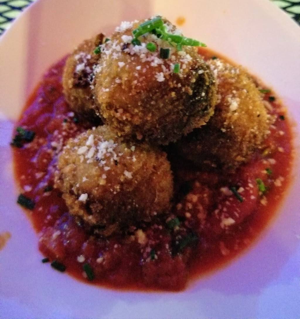 Oak Haven Table & Bar | restaurant | 932 State St, New Haven, CT 06511, USA | 2039159413 OR +1 203-915-9413