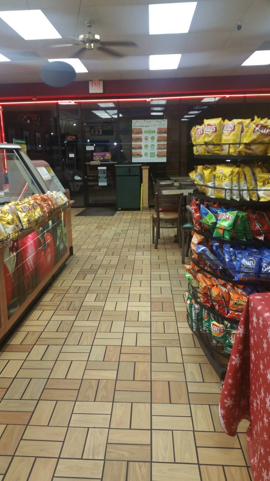 Subway | restaurant | 1900 Oates Dr Suite 109 LBJ, Summitt S/C, Mesquite, TX 75150, USA | 9726821445 OR +1 972-682-1445