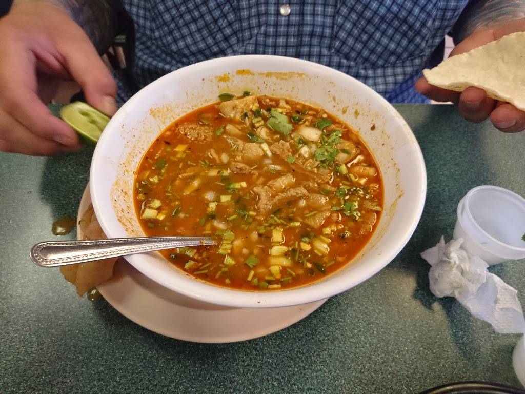 Taqueria Sahvayo | restaurant | 2915 Market St, Baytown, TX 77520, USA | 8325562000 OR +1 832-556-2000