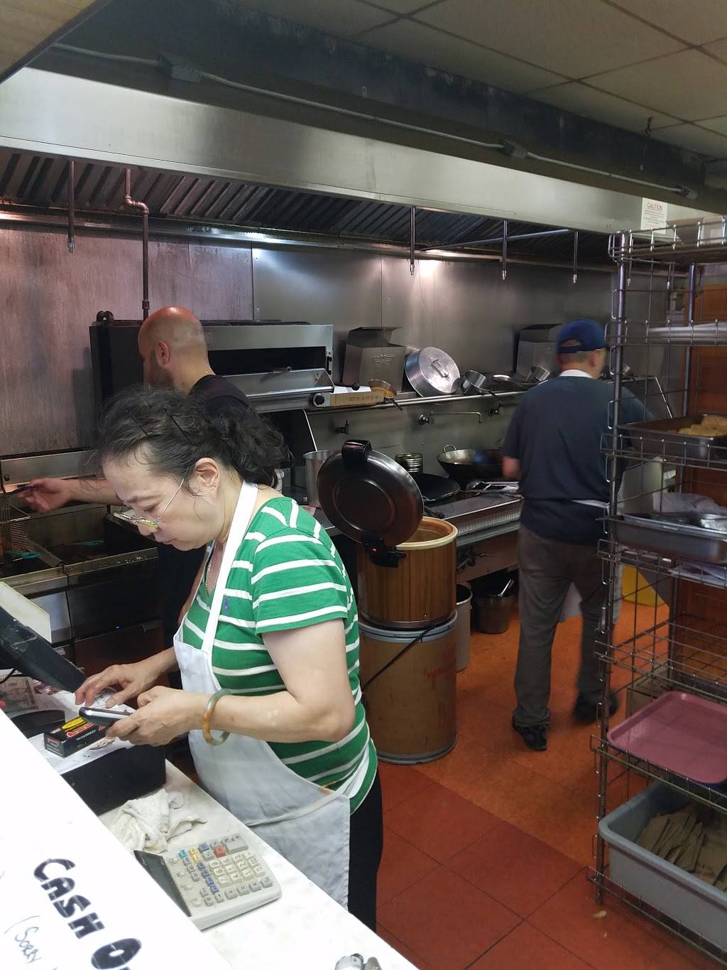 Lees | restaurant | 1151 Summit Ave, Jersey City, NJ 07307, USA | 2012171557 OR +1 201-217-1557