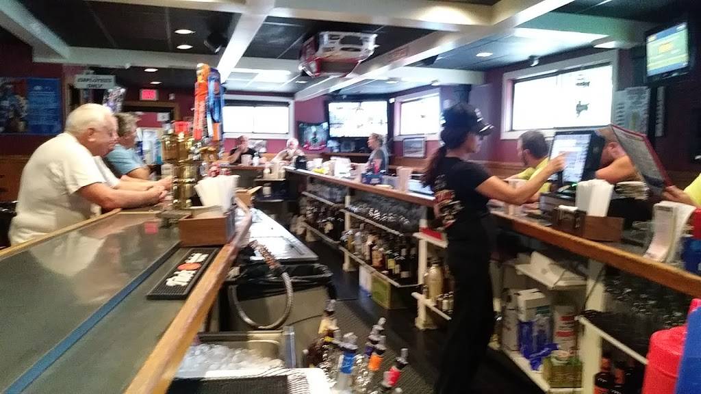 Victory Lane | restaurant | 32 Exchange St, Millis, MA 02054, USA | 5083762595 OR +1 508-376-2595