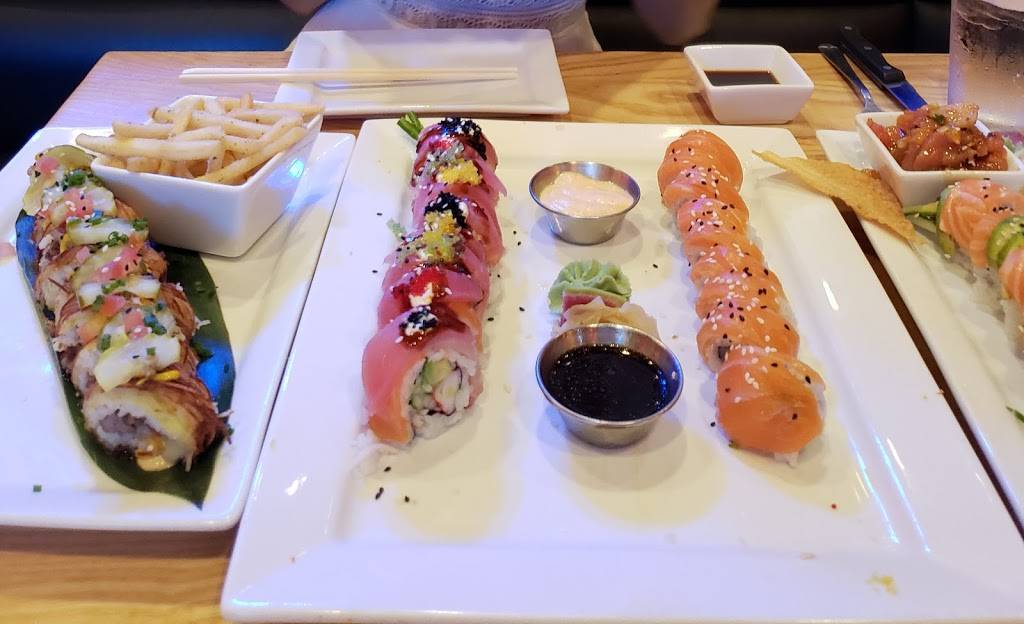 The Cowfish Sushi Burger Bar | restaurant | 4208 Six Forks Rd Ste 100, Raleigh, NC 27609, USA | 9197840400 OR +1 919-784-0400