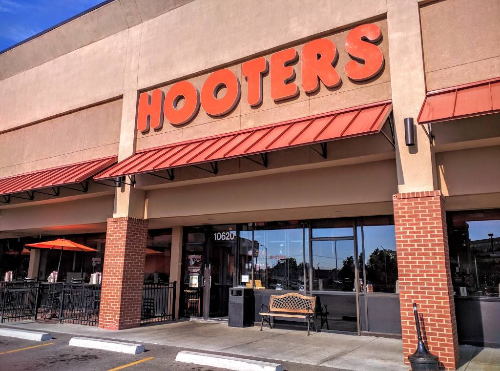 Hooters | meal takeaway | 10620 Metcalf Ln, Overland Park, KS 66212, USA | 9133814668 OR +1 913-381-4668