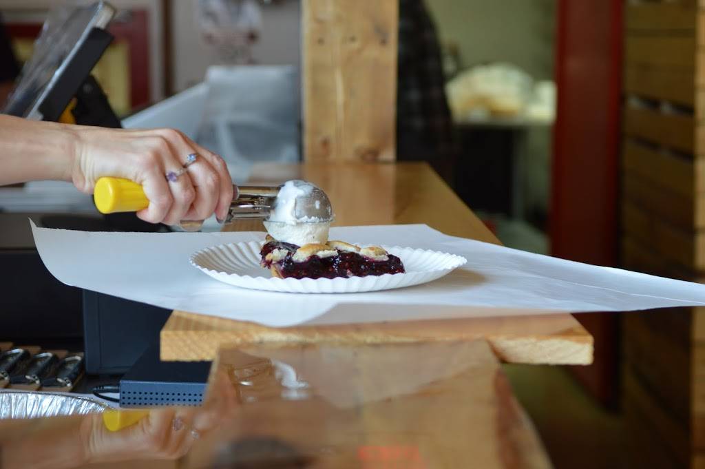 Poboys and Pies | restaurant | 101 Lafayette St, Salem, MA 01970, USA | 9782242922 OR +1 978-224-2922