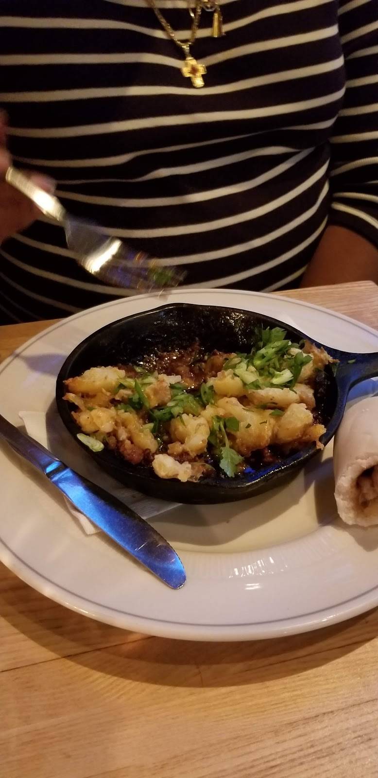 Park Corner Bistro | restaurant | 20 Kennebec Ave # H, Oak Bluffs, MA 02557, USA | 5086969922 OR +1 508-696-9922