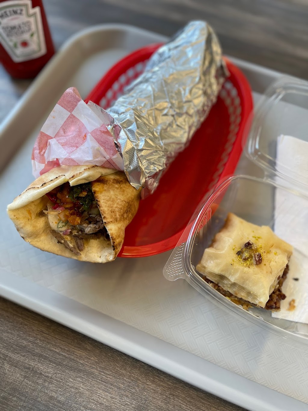 Momis Kitchen | restaurant | 11075 Mall Cir, Waldorf, MD 20603, USA | 3016453301 OR +1 301-645-3301