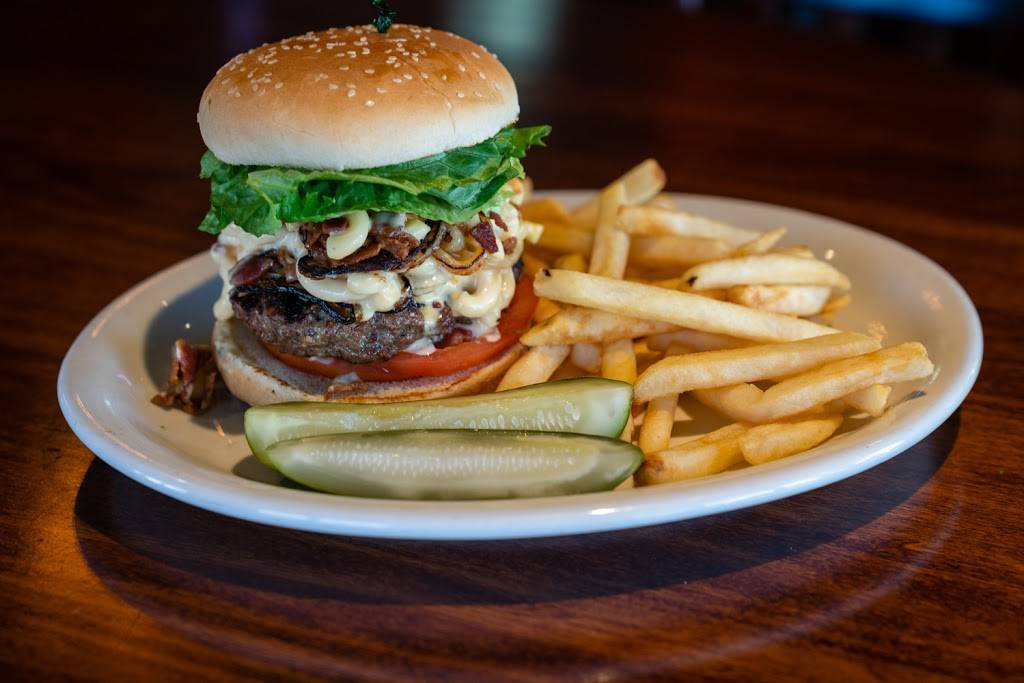 Grinder Deli Restaurant and Sports Bar | restaurant | 1820, 1 Los Angeles Ave, Moorpark, CA 93021, USA | 8055292288 OR +1 805-529-2288