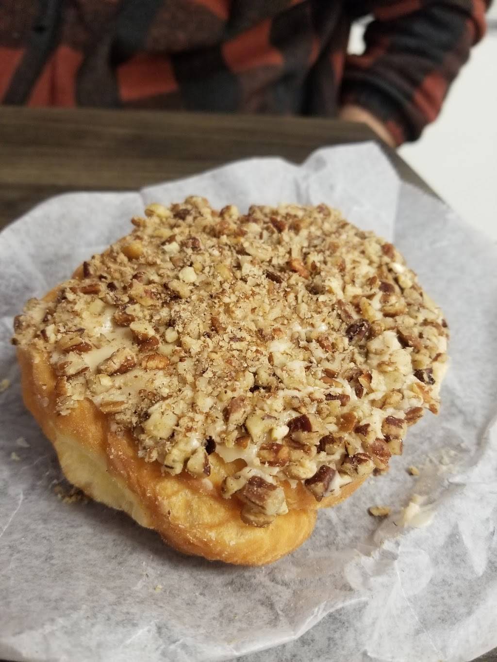 Jacks Donuts | restaurant | 2221 N Park Rd, Connersville, IN 47331, USA | 7653777363 OR +1 765-377-7363