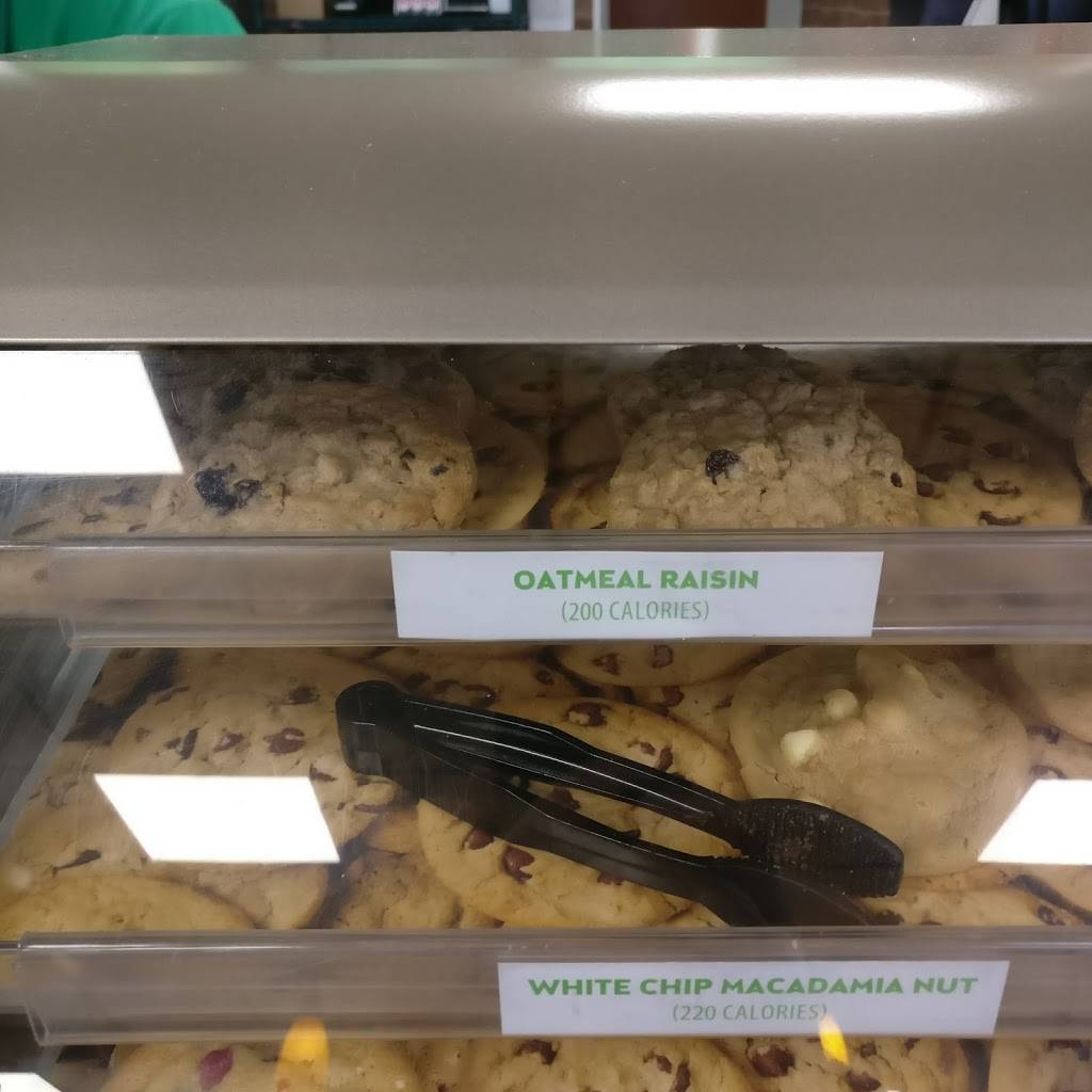 Subway Restaurants | restaurant | 88 S Carlton St, Harrisonburg, VA 22801, USA | 5404337827 OR +1 540-433-7827