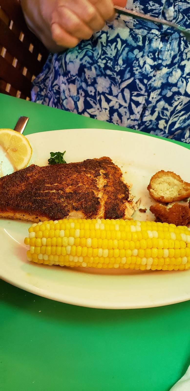 Jolly Roger Market & Grill | restaurant | 716 Industrial Blvd, Ellijay, GA 30540, USA | 7062762090 OR +1 706-276-2090