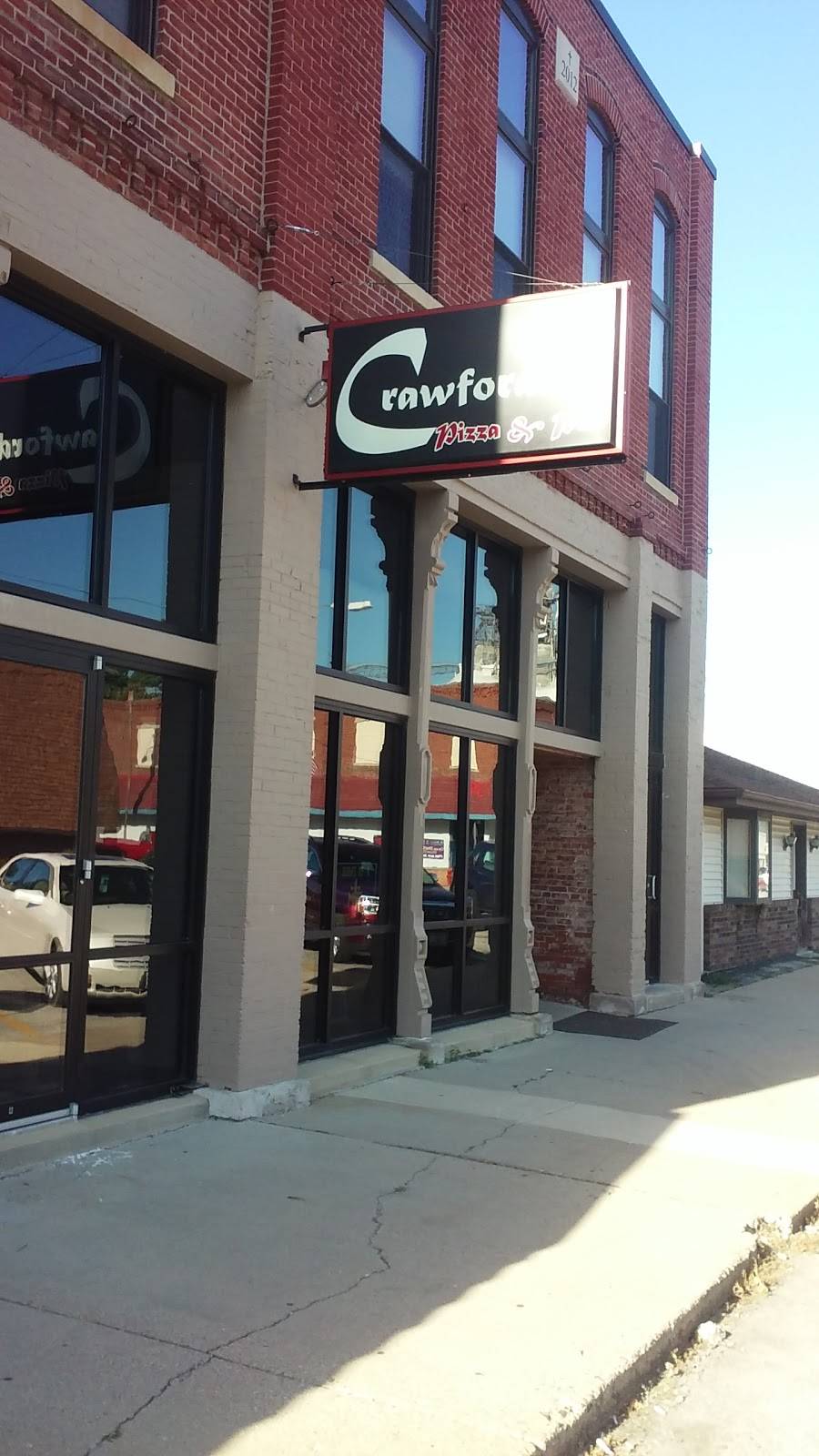 Crawfords Pizza & Pub | restaurant | 535 S Wood St, Maroa, IL 61756, USA | 2177942700 OR +1 217-794-2700