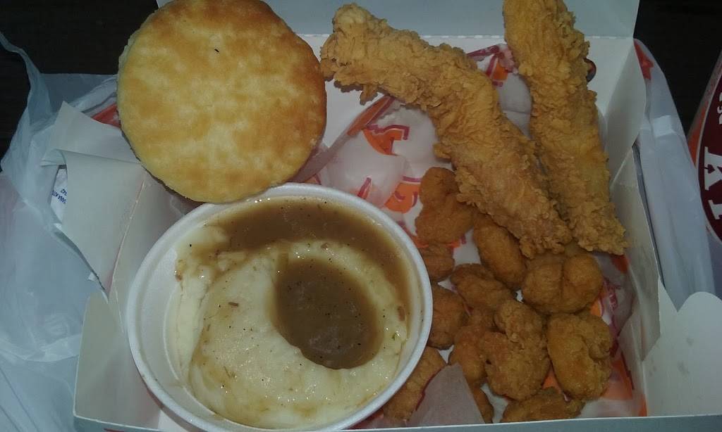 Popeyes Louisiana Kitchen | restaurant | 501 Telegraph Rd, Waterford Twp, MI 48328, USA | 2487063220 OR +1 248-706-3220