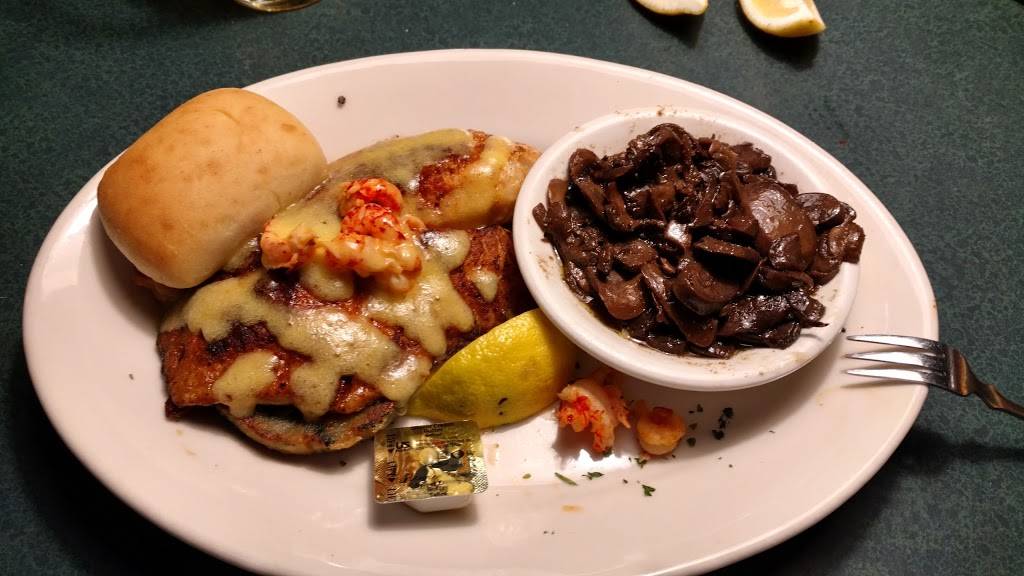 The Half Shell | restaurant | 7825 Winchester Rd, Memphis, TN 38125, USA | 9017376755 OR +1 901-737-6755